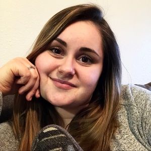 Meet your Posher, Lydia